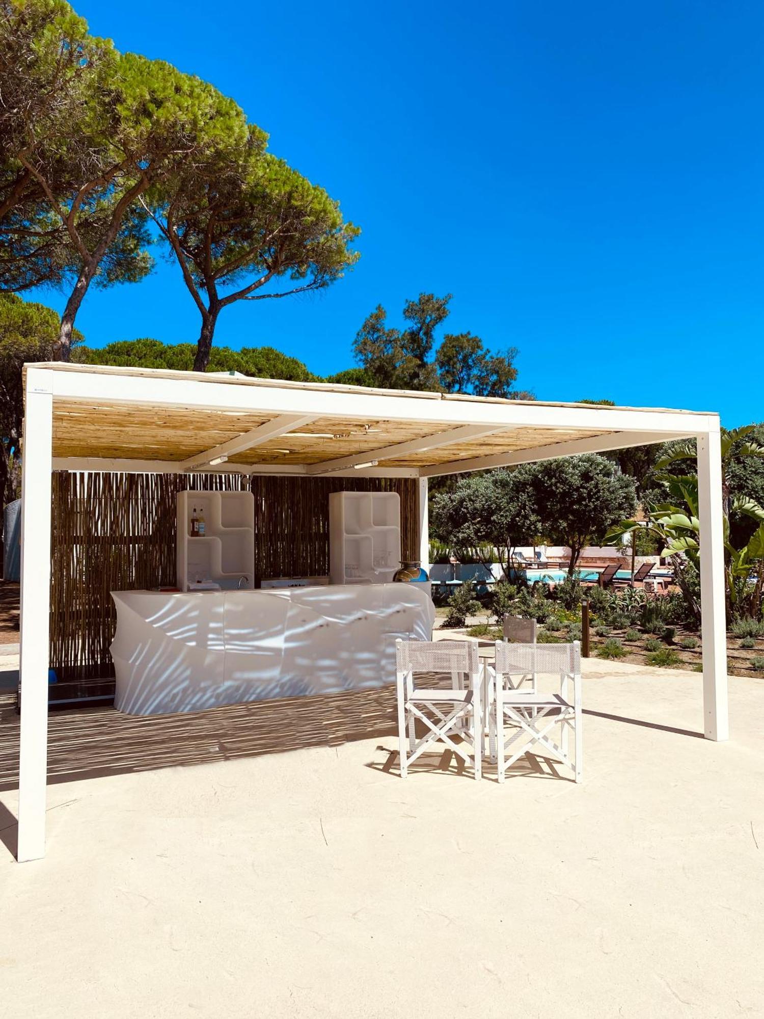 Hotel Mare Pineta Santa Margherita di Pula Exterior photo