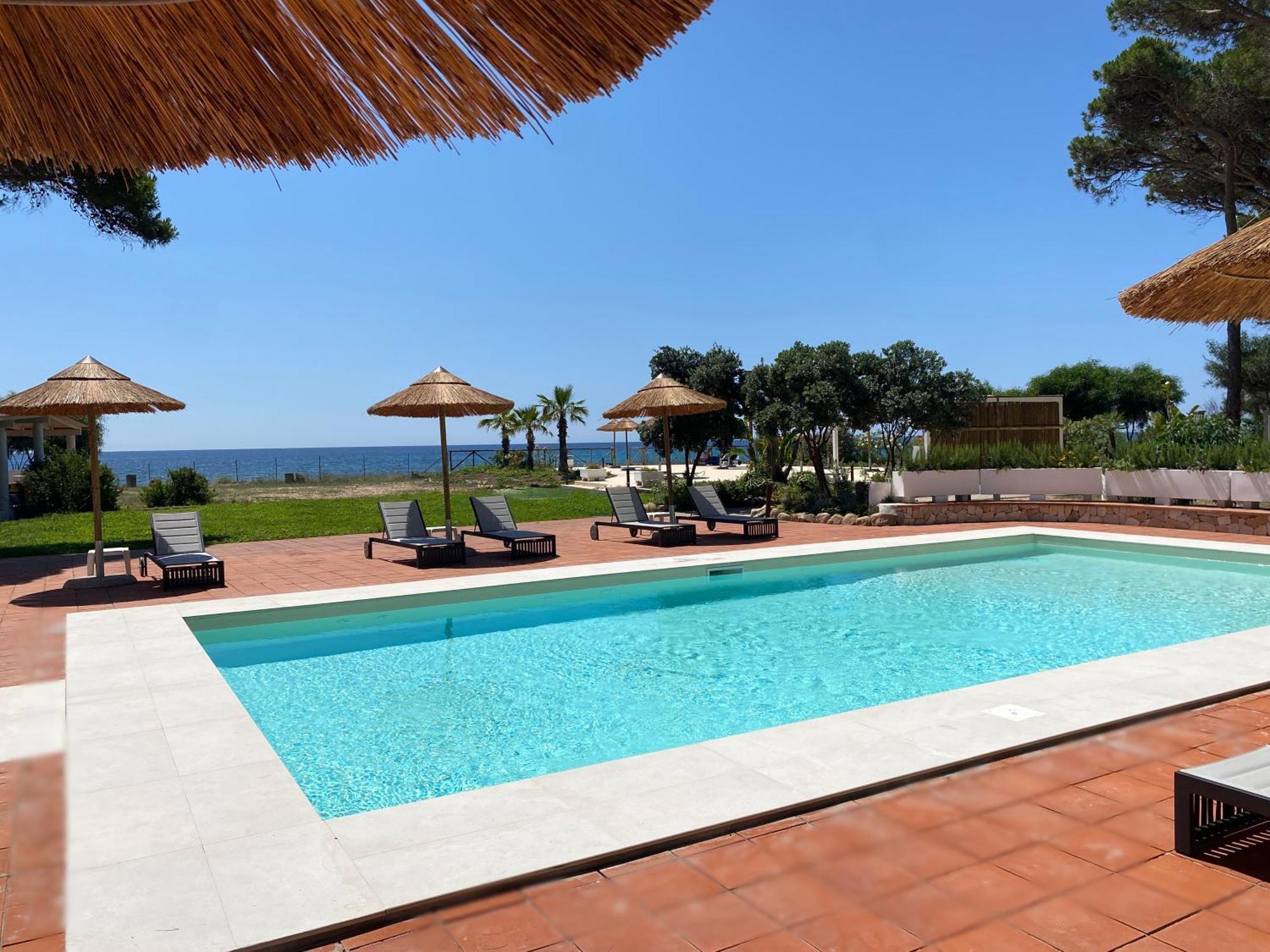 Hotel Mare Pineta Santa Margherita di Pula Exterior photo