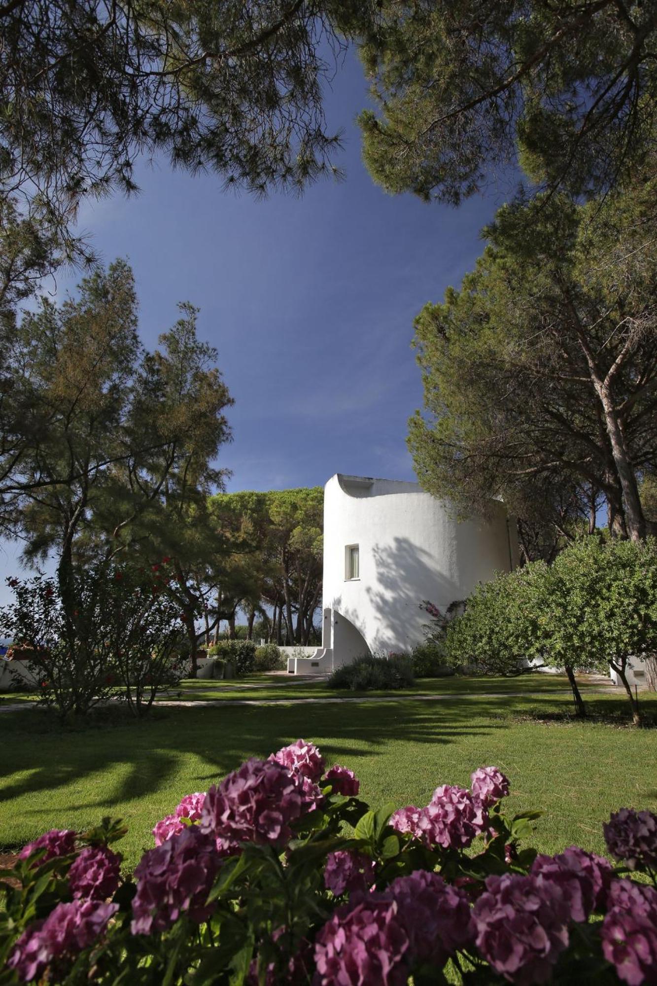 Hotel Mare Pineta Santa Margherita di Pula Exterior photo